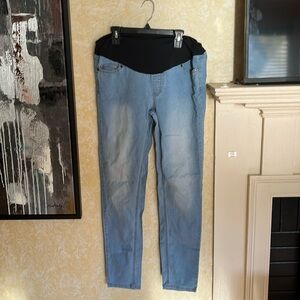 Maternity skinny jeans